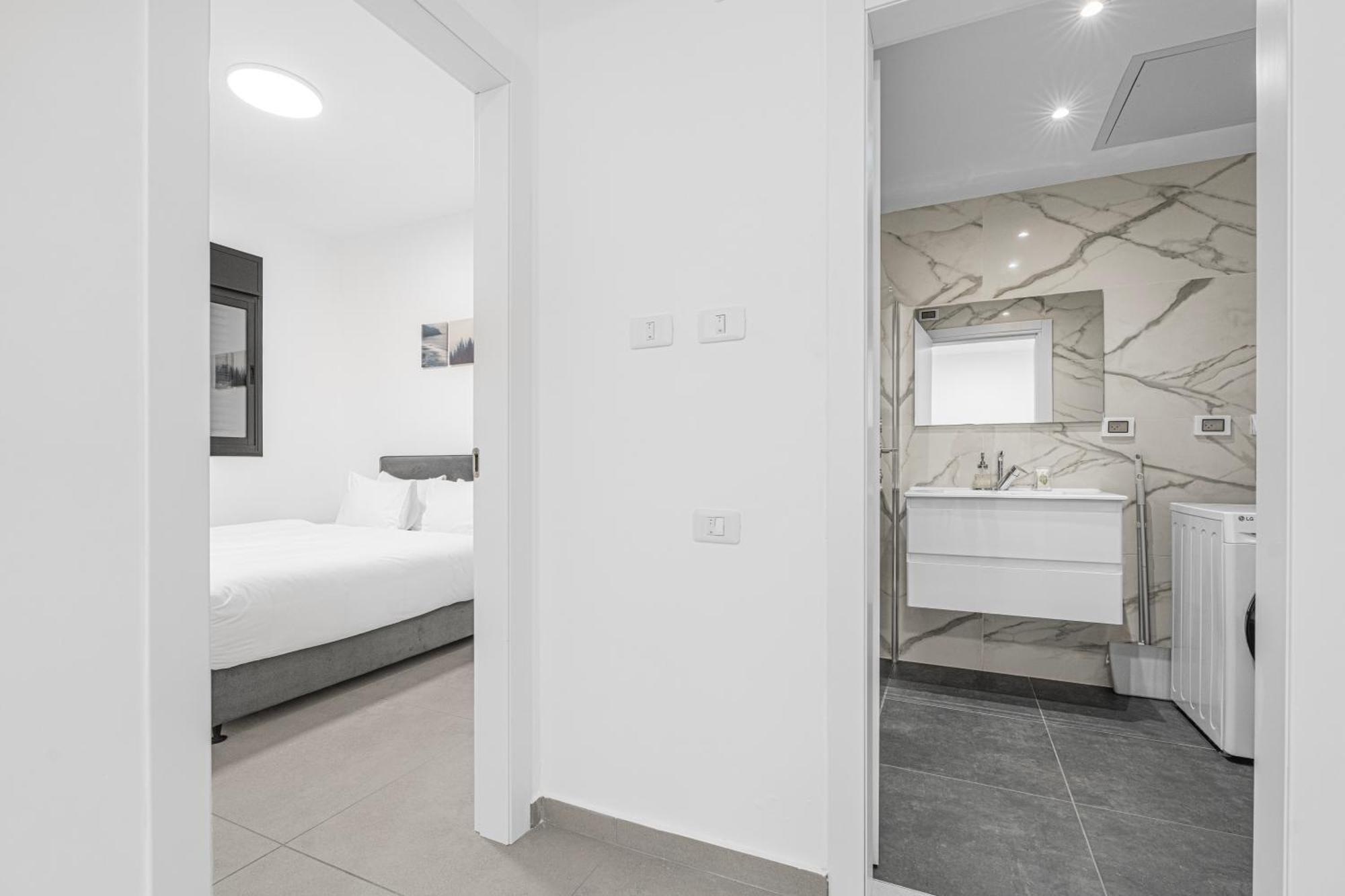 Luxury With Sea View #55 By Hashdera Apartment